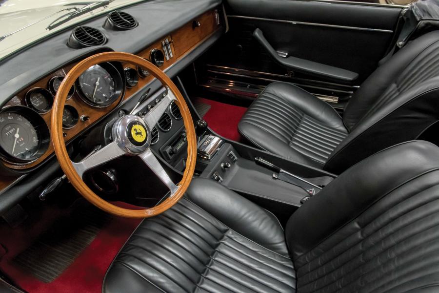 Интерьер Ferrari 365 GTS (12163) 1968 года  (фото 17 из 22)